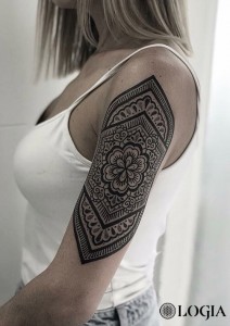 tatuaje-brazo-mandala-andrea-scollo 